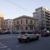 ...per arrivare nell�omonima piazza, grande area che funge da collegamento tra il murattiano e i quartieri extramurali
